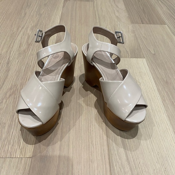 Celine Nude Wedges - Picture 1 of 8